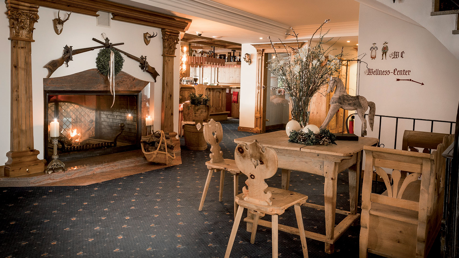 traditional "Stube" at Verdinserhof with internal fireplace