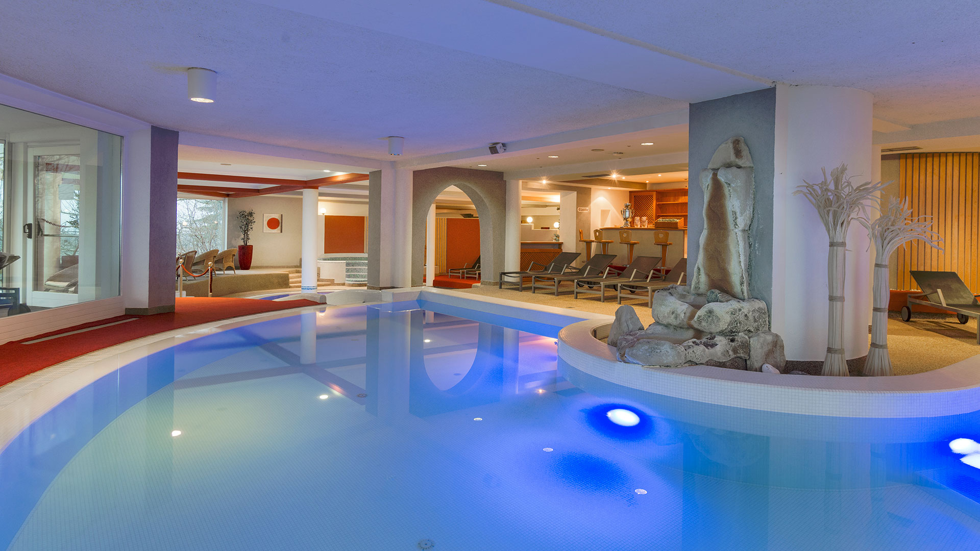the indoor pool at Hotel Verdinserhof